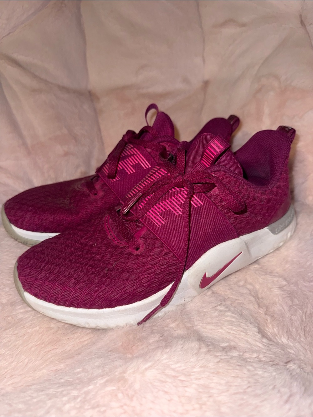 Nike Renew In-Season TR 9 Women's Training Shoes, featuring a berry pink Size 7